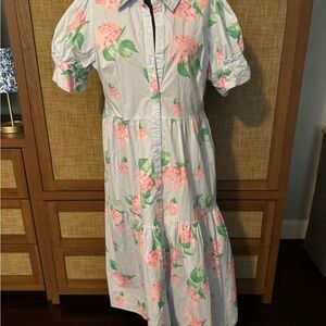 Crown & Ivy Floral Puff Sleeve Dress. Size large.